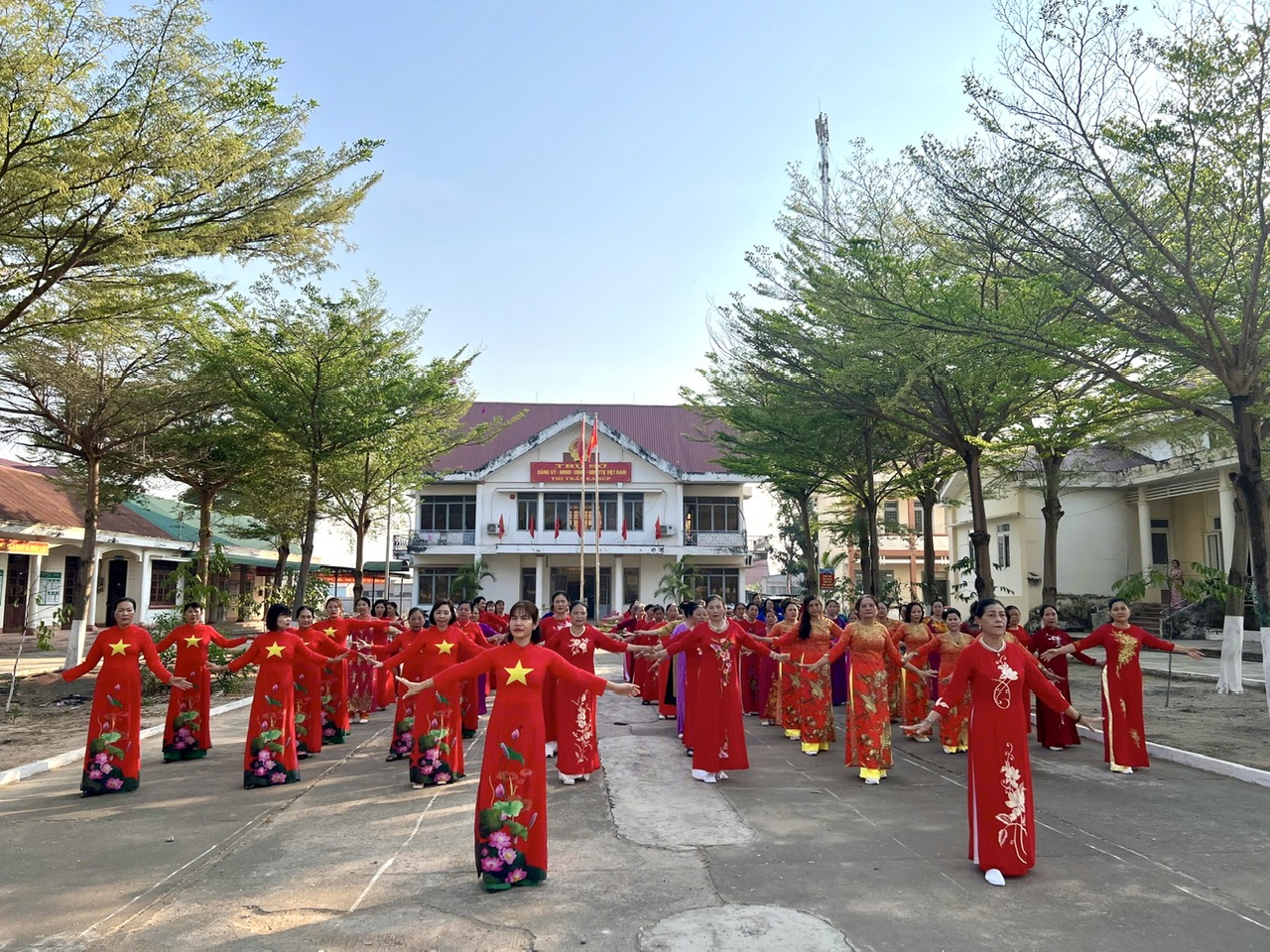 Hội Phụ nữ thị trấn Ea Súp tổ chức Tọa đàm Kỷ niệm ngày Quốc tế phụ nữ 8/3